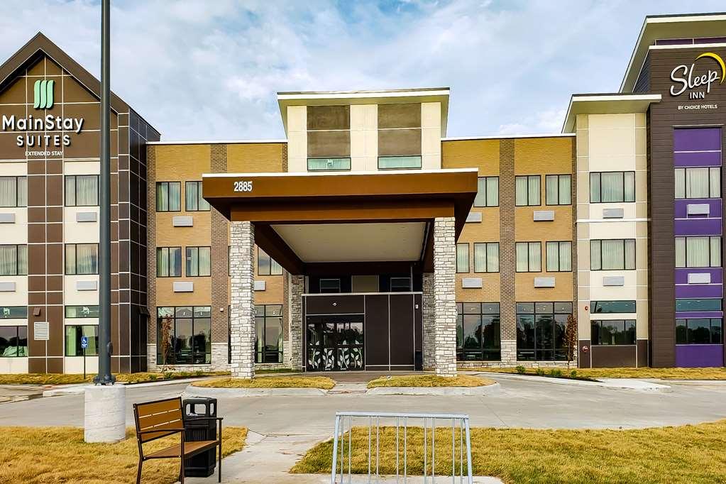Mainstay Suites Waukee-West Des Moines エクステリア 写真
