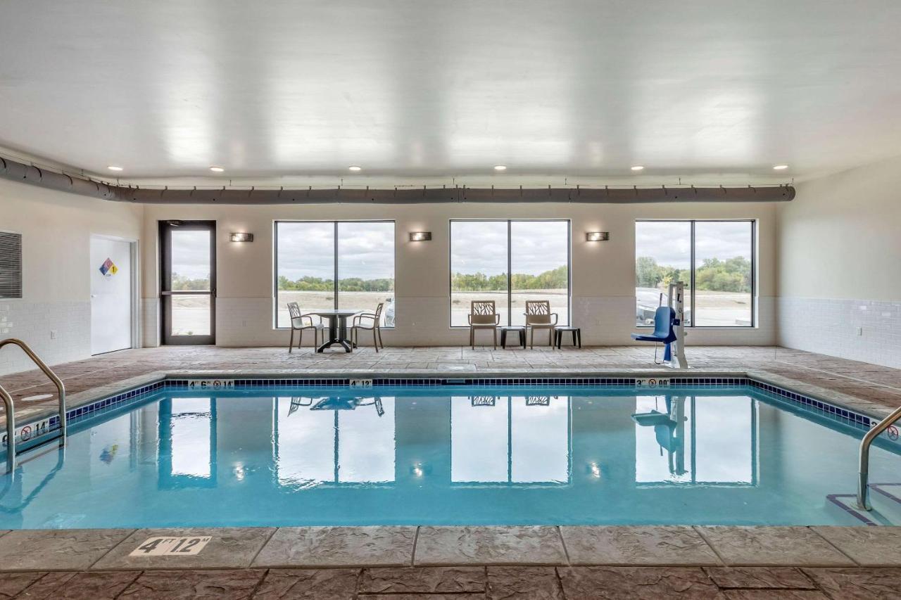 Mainstay Suites Waukee-West Des Moines エクステリア 写真