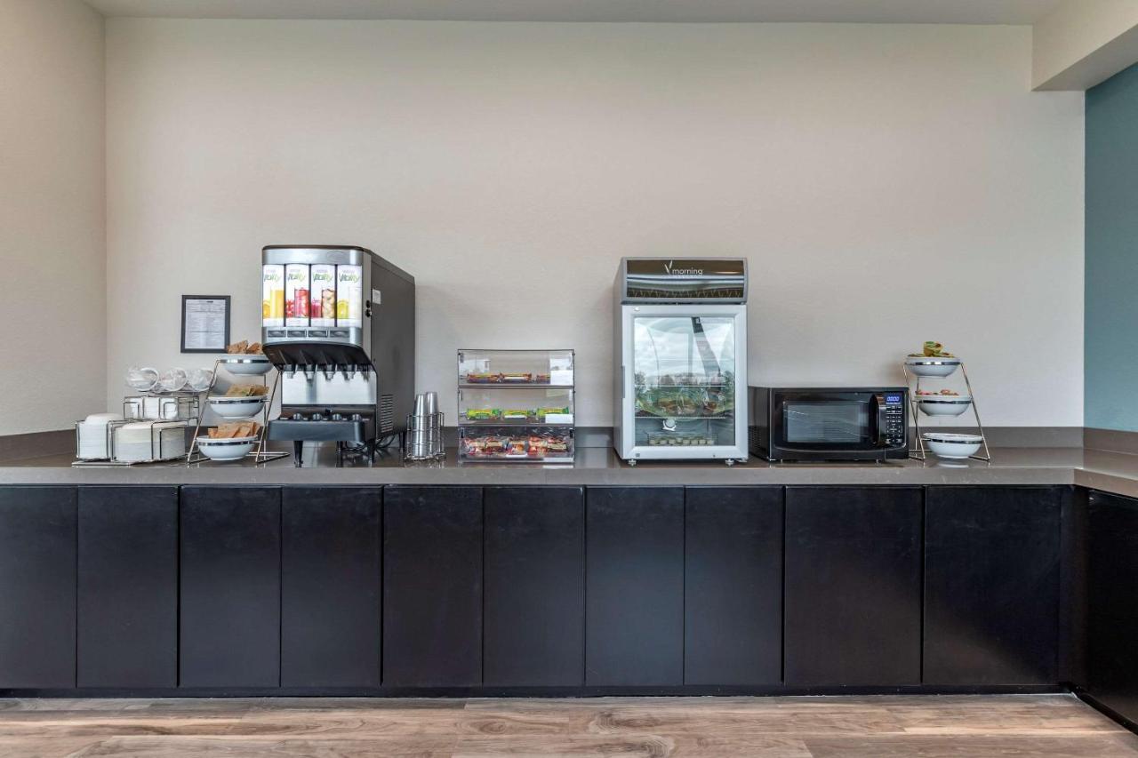 Mainstay Suites Waukee-West Des Moines エクステリア 写真