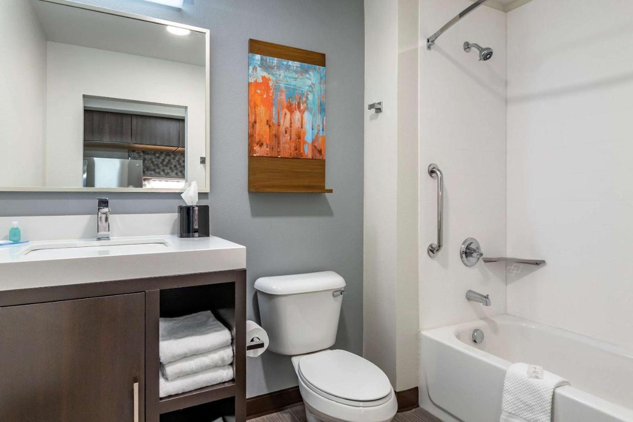 Mainstay Suites Waukee-West Des Moines エクステリア 写真