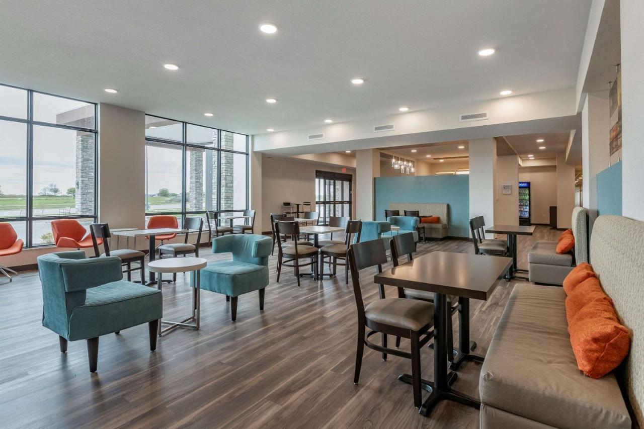 Mainstay Suites Waukee-West Des Moines エクステリア 写真