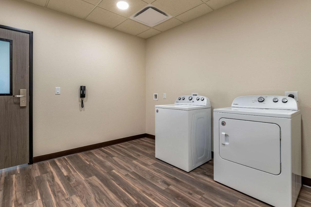 Mainstay Suites Waukee-West Des Moines エクステリア 写真