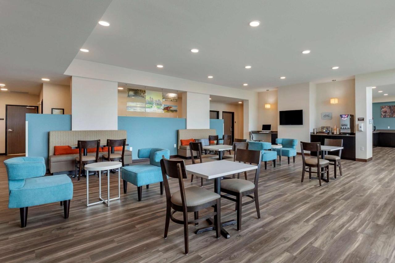 Mainstay Suites Waukee-West Des Moines エクステリア 写真