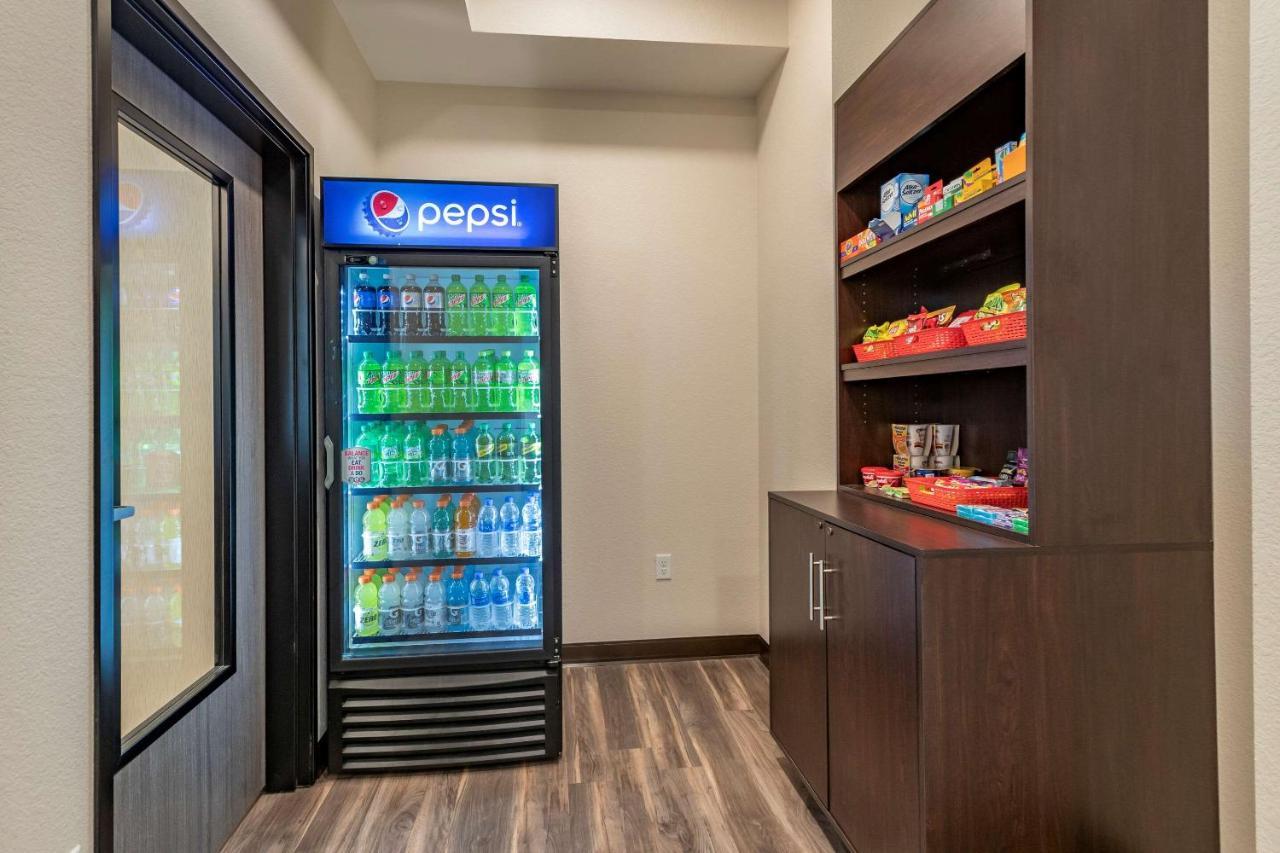 Mainstay Suites Waukee-West Des Moines エクステリア 写真
